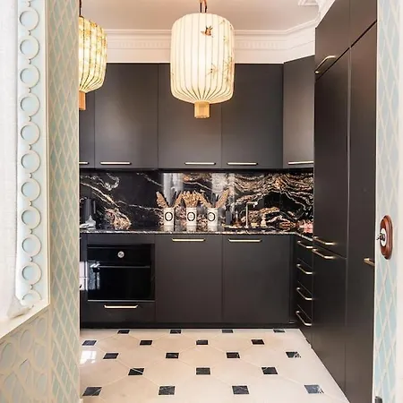Arty & Luxurious Flat At Opera 아파트 *