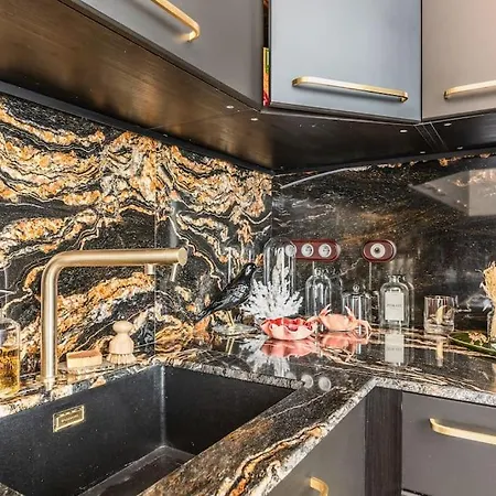 Arty & Luxurious Flat At Opera Appartamento