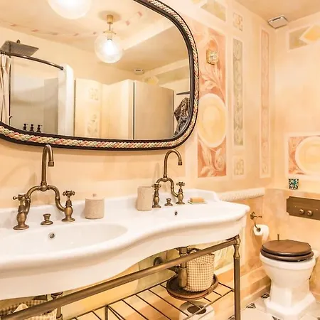 Arty & Luxurious Flat At Opera