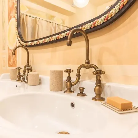 Arty & Luxurious Flat At Opera
